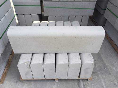 佛山水泥側(cè)石使用的模具以及施工注意事項(xiàng)