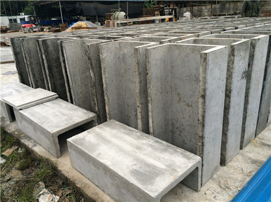 廣州生產(chǎn)基地的水泥電纜槽