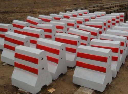 水泥隔離墩的優(yōu)勢(shì)