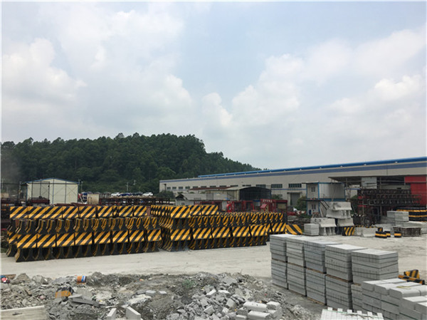 水泥隔離墩生產(chǎn)場地（一）