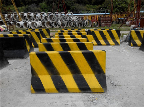 水泥防撞墩的作用有哪些？