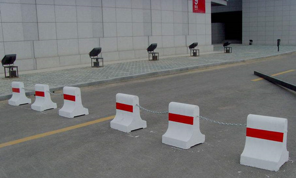 水泥防撞墩多少錢？